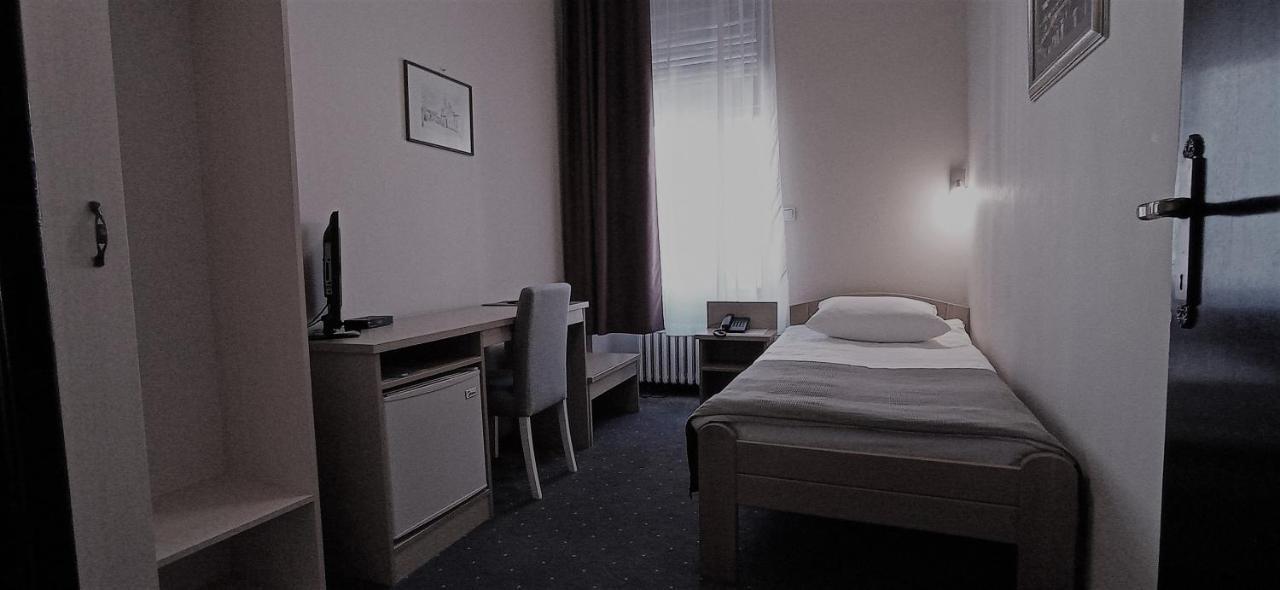 Hotel Vojvodina Novi Sad Buitenkant foto
