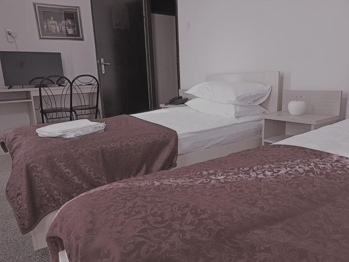 Hotel Vojvodina Novi Sad Buitenkant foto