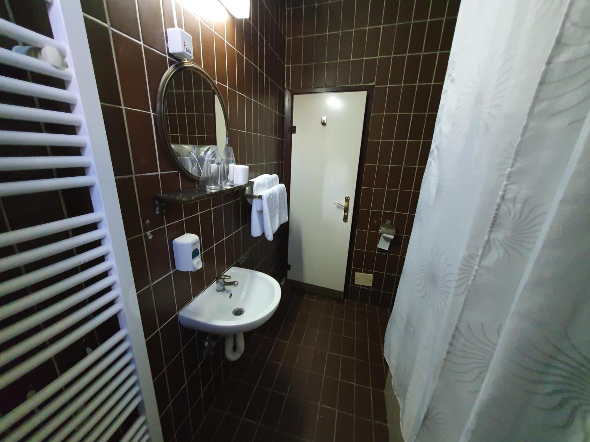 Hotel Vojvodina Novi Sad Buitenkant foto