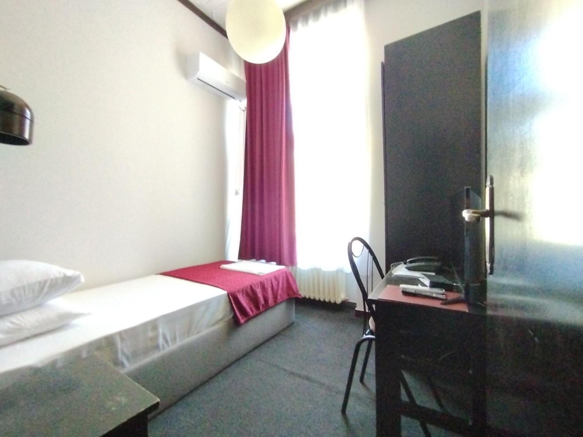 Hotel Vojvodina Novi Sad Buitenkant foto