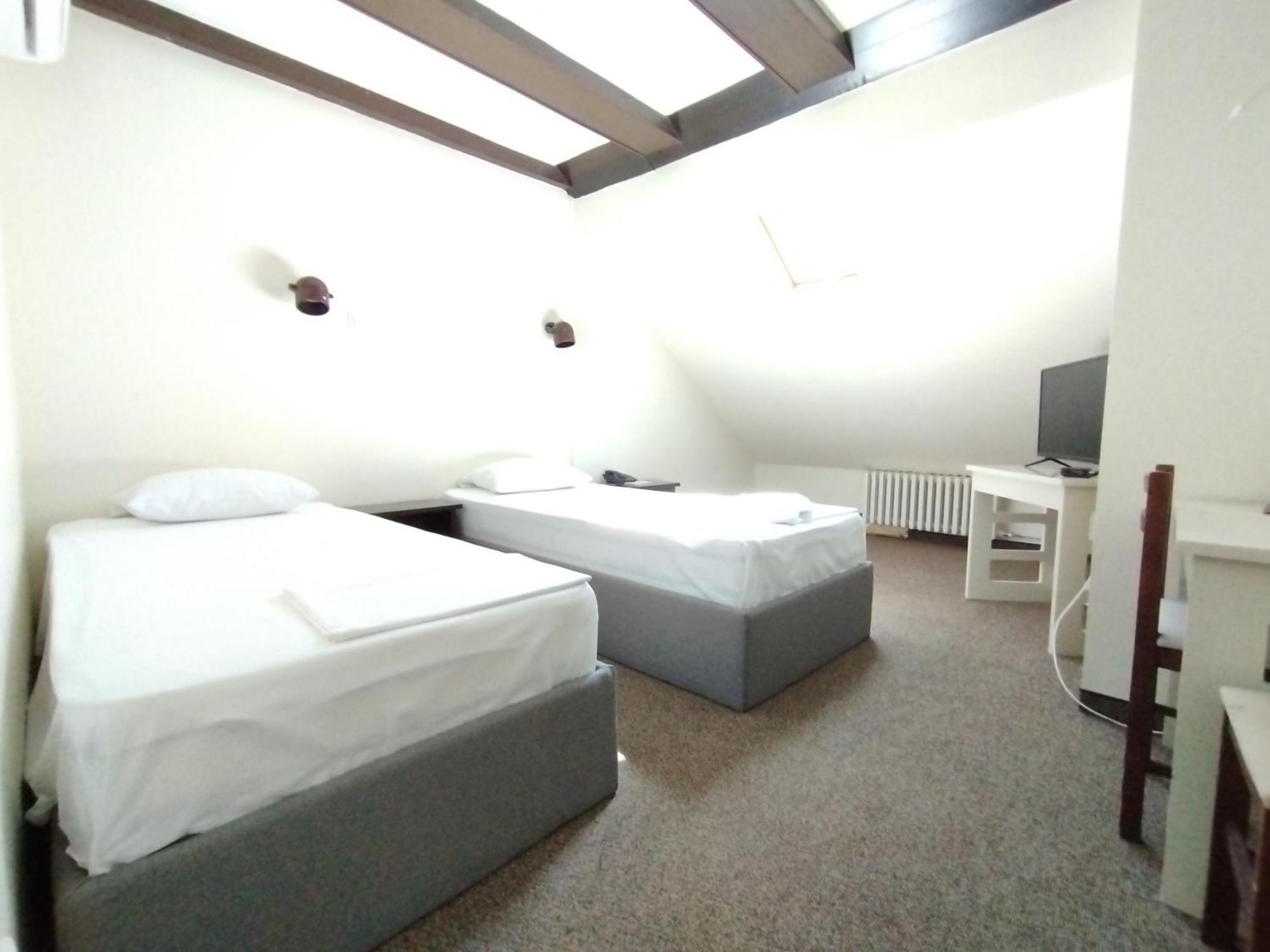 Hotel Vojvodina Novi Sad Buitenkant foto